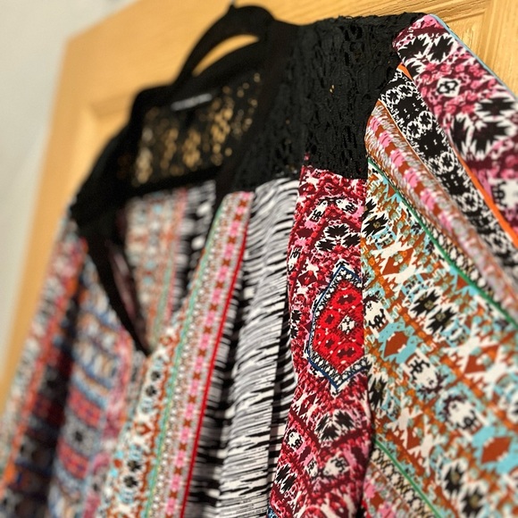 Zac & Rachel Colorful Patterned Lightweight Long Sleeve Collared Blouse - Picture 6 of 9